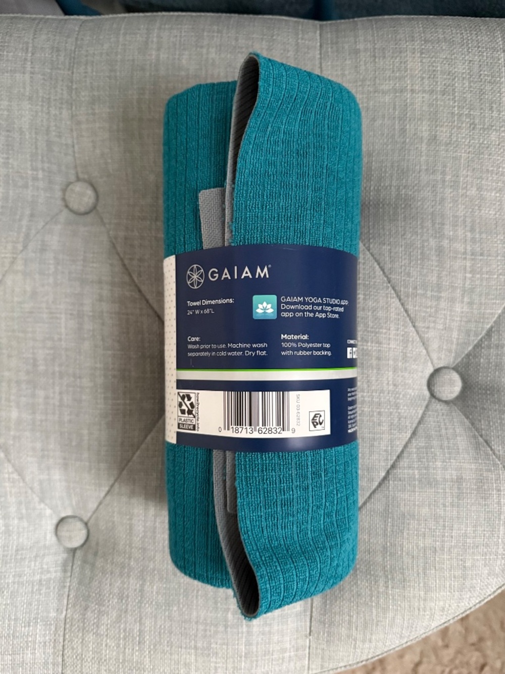 Gaiam No-Slip Yoga Mat Towel in Teal, NWT - Picture 5 of 5
